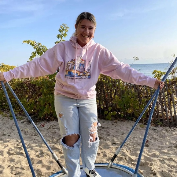 Meet your Posher, Brandi - Picture 1 of 1